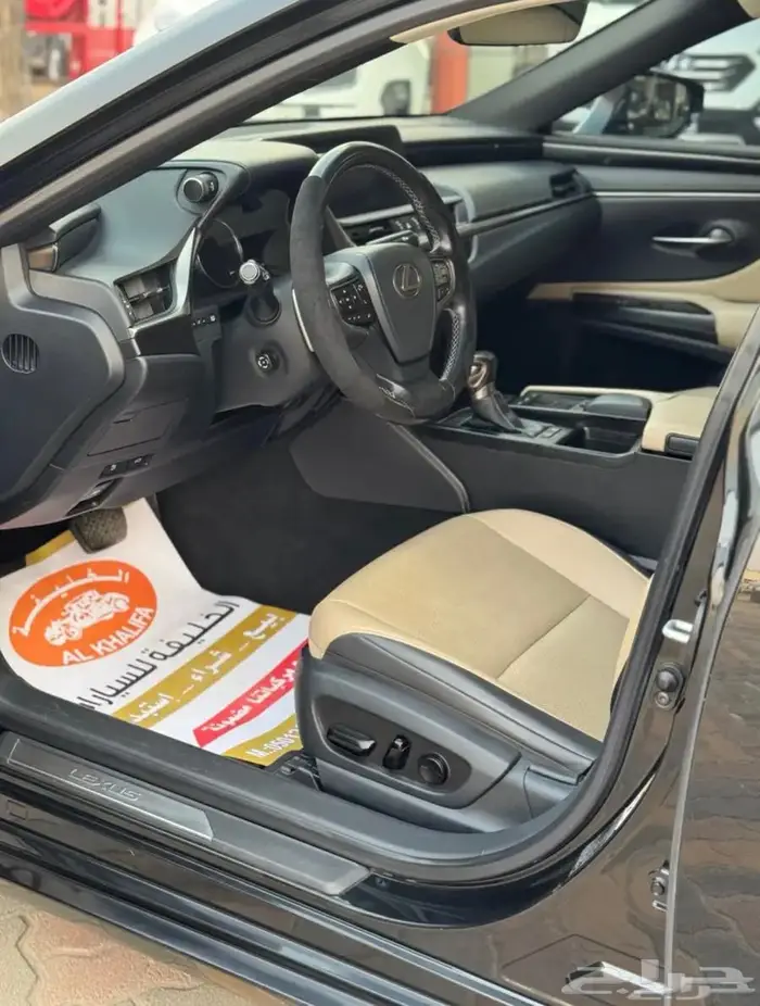 لكسز ES 300h هجين 2019 1