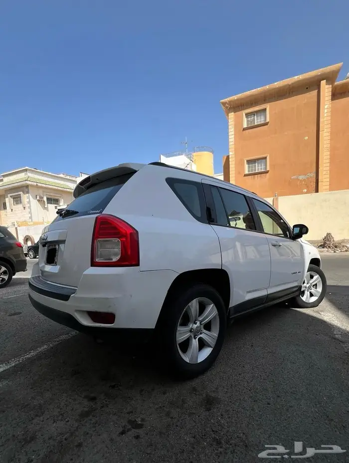 Jeep compass 2011 جيب مخزن 2