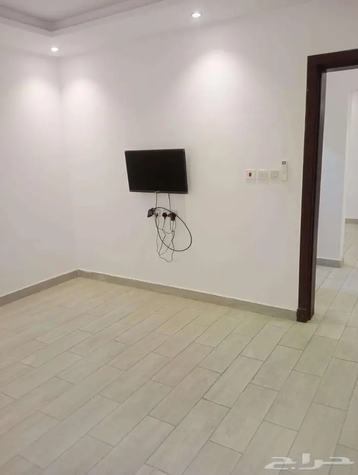 شقه فاخر للايجار جده 1700 5