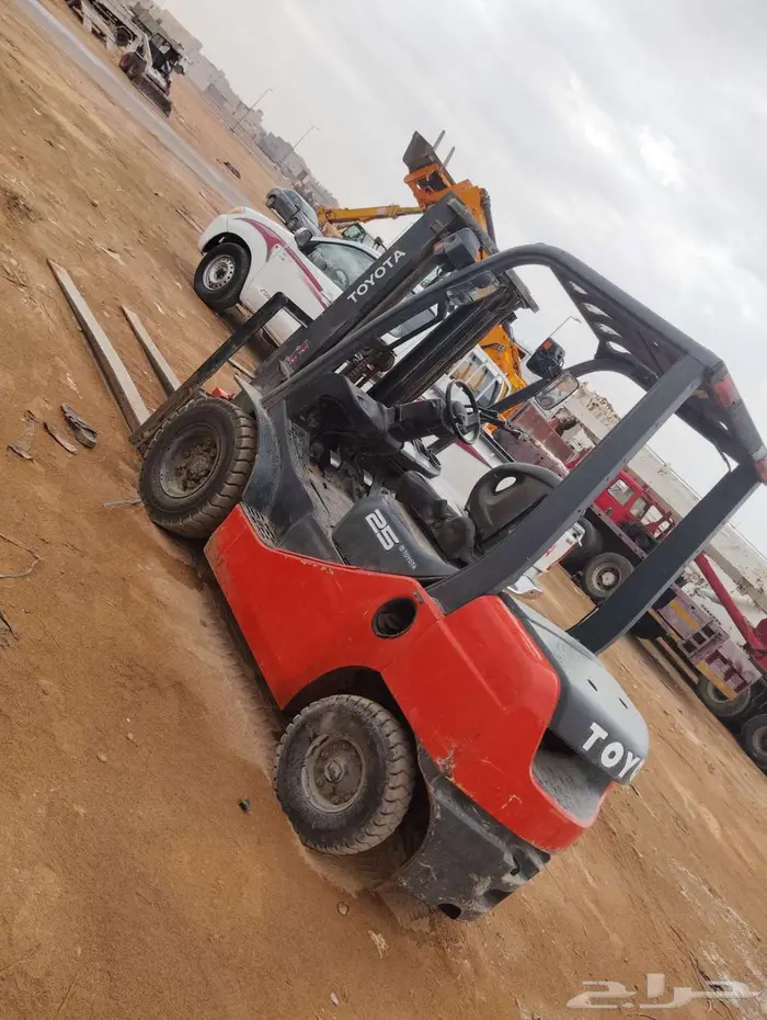 رافعات شوكية للايجار شهري يومي لجميع انحاء المملكة 1