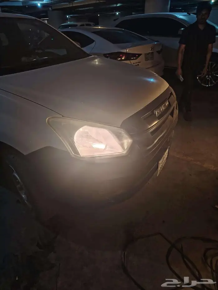 ايسوزو اللون ابيض موديل 2019 0