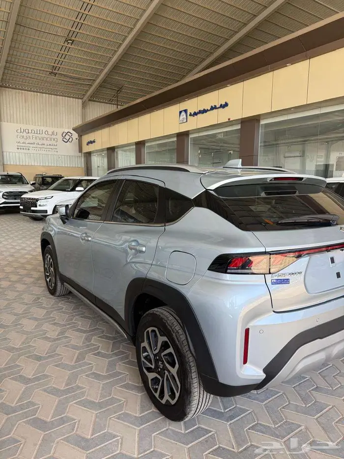 سوزوكي فرونكس GLX 2025 17