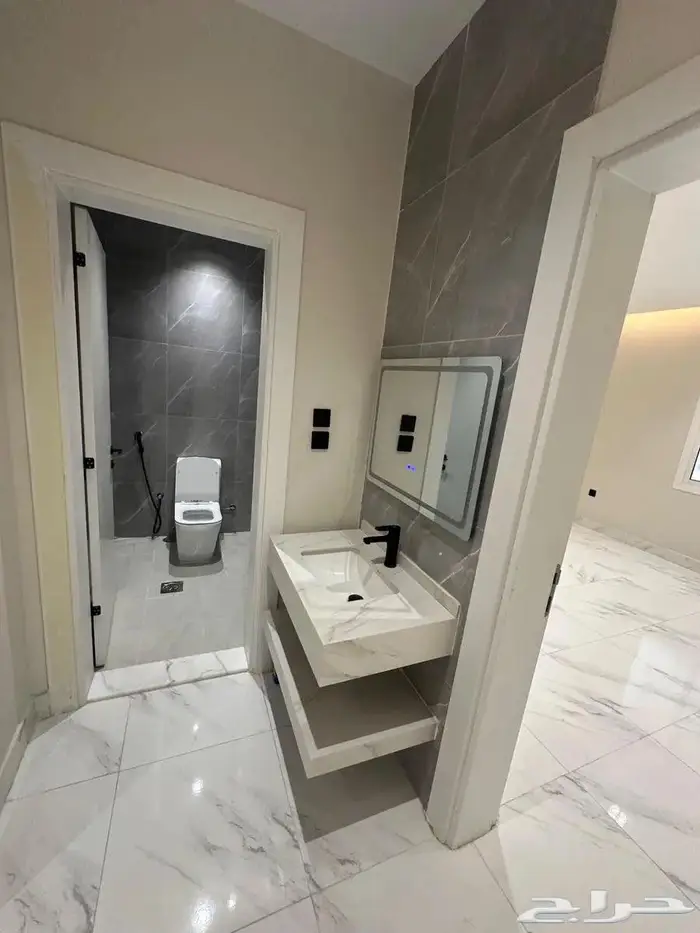 شقه للبيع في حي الواحه 9