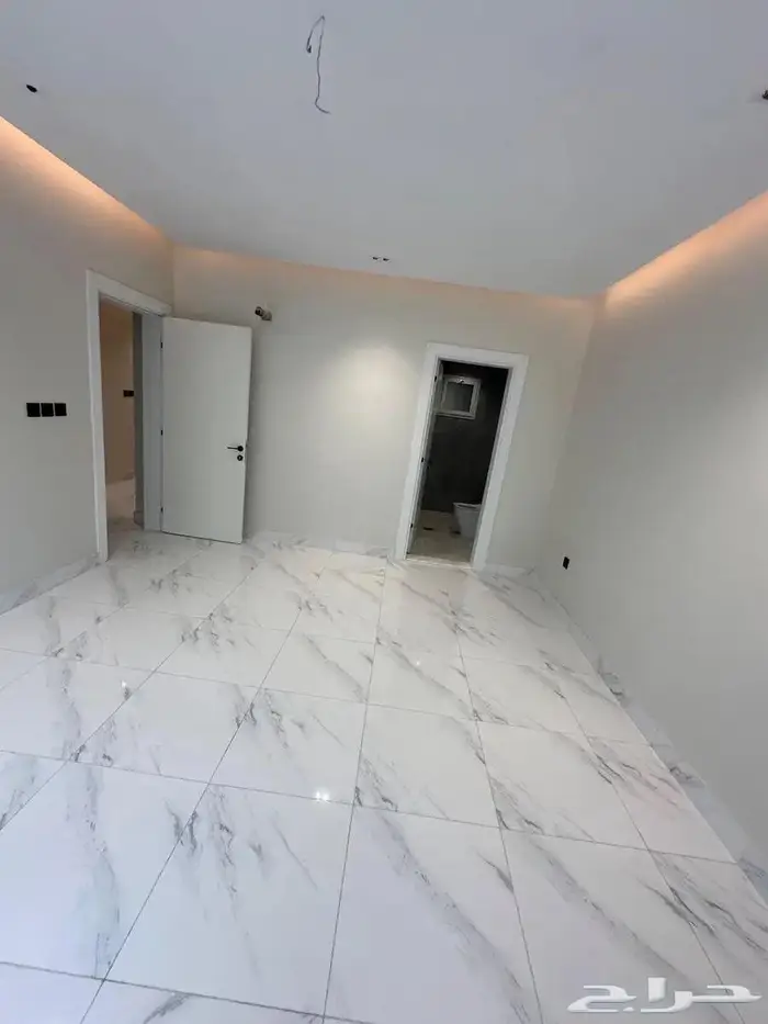 شقه للبيع في حي الواحه 5