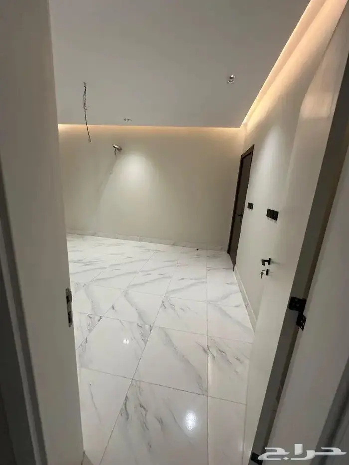 شقه للبيع في حي الواحه 10