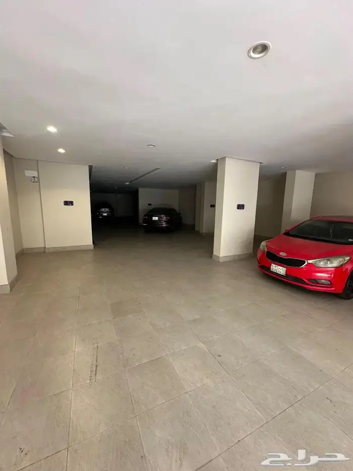 شقه للبيع في حي الواحه 13