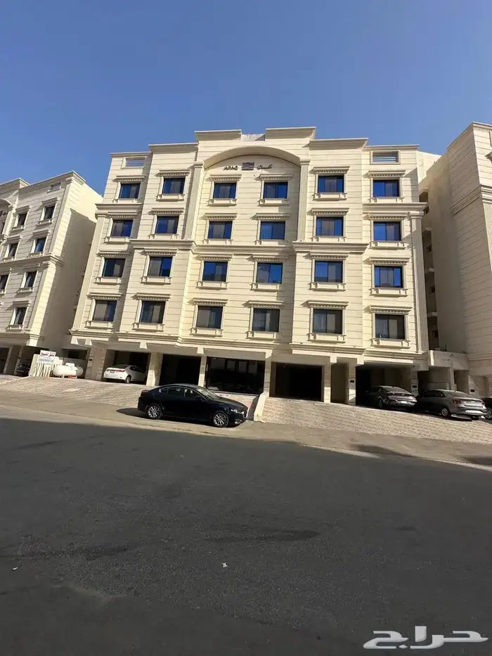 شقه للبيع في حي الواحه 7