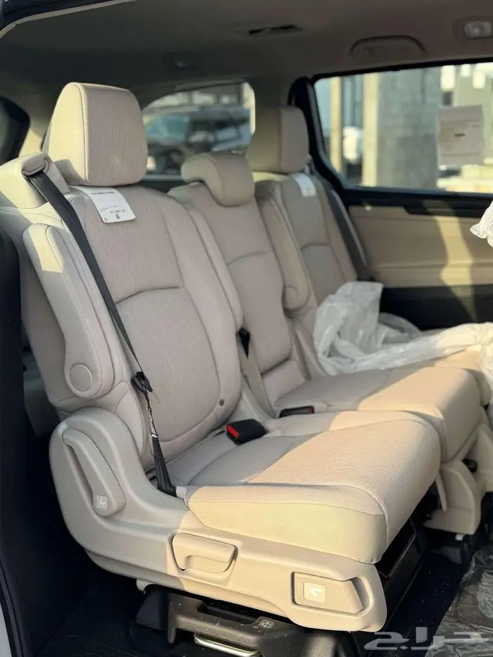 هوندا اوديسي LX موديل 2025 - اللون - ابيض - رمادي 11