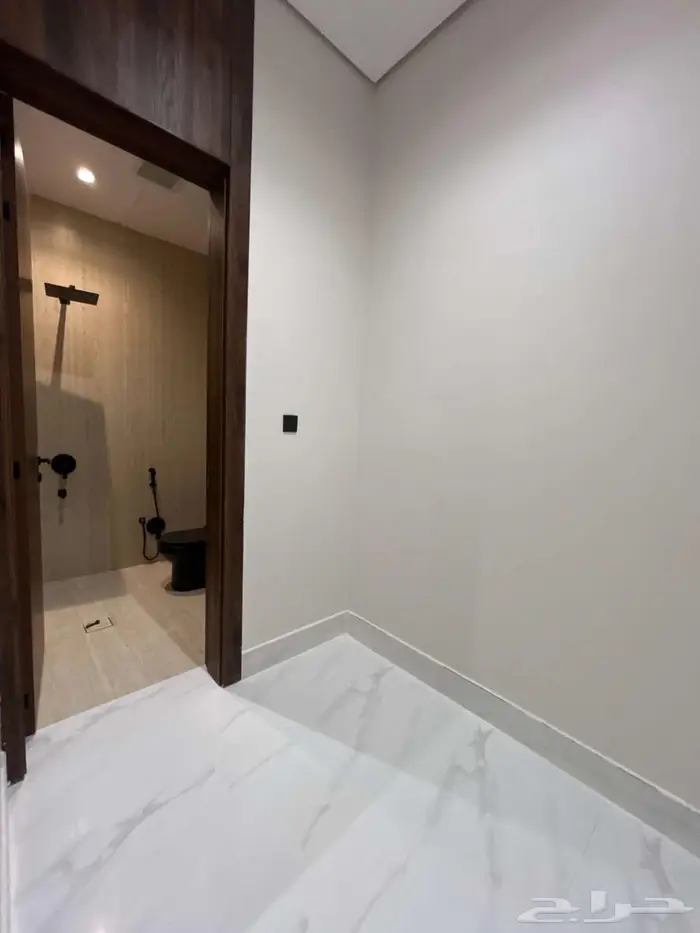 شقه مدخل خاص للبيع الحزم (مساحه 200) 29