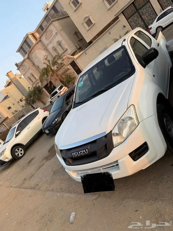 ايسوزو ديماكس استندر2016 1