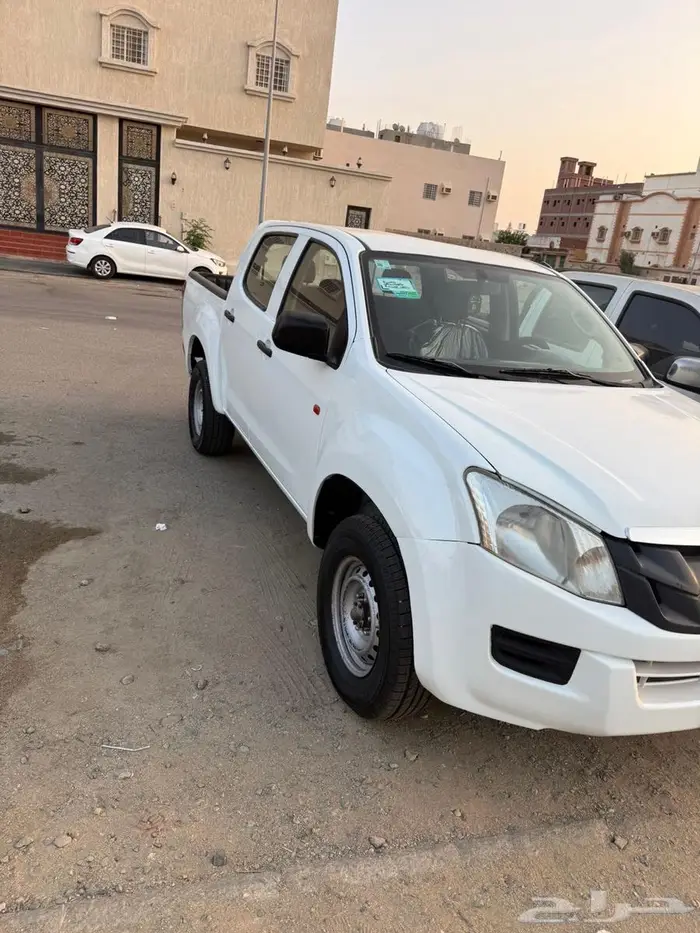 ايسوزو ديماكس استندر2016 13