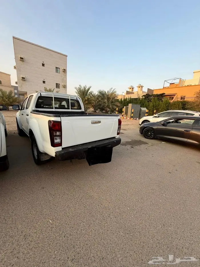 ايسوزو ديماكس استندر2016 14