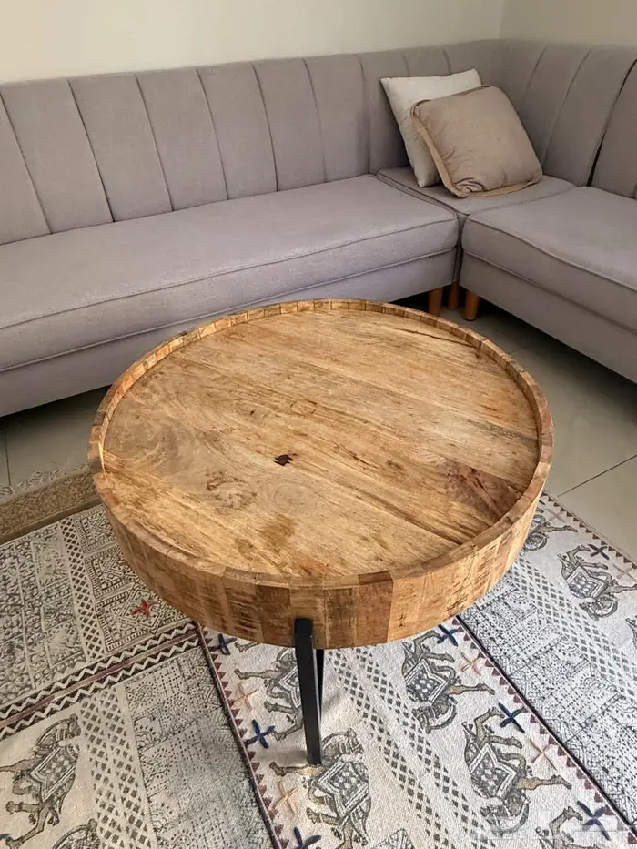 للبيع غرفة جلوس كاملة (كنب - طاولة - سجاد - لوحات) 3