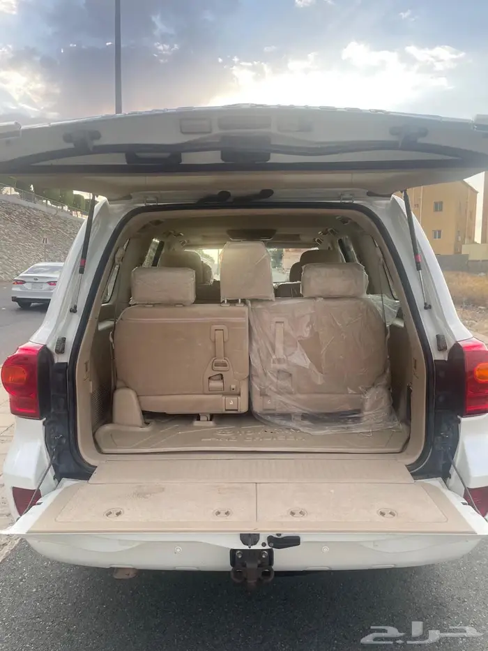 لاندكروزر2012ثري فل 10