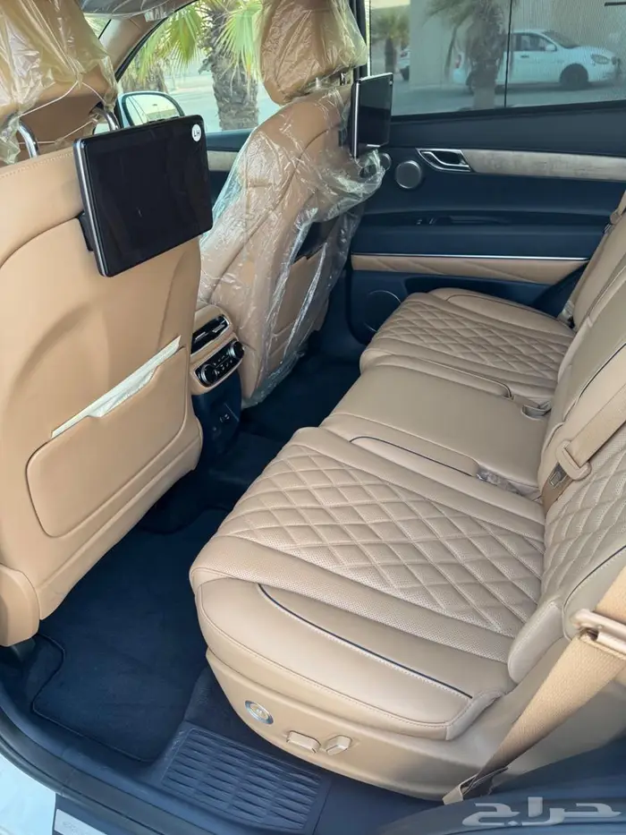 جينيسس 2023 GV80 ابيض مخزن ممشى 43000 22