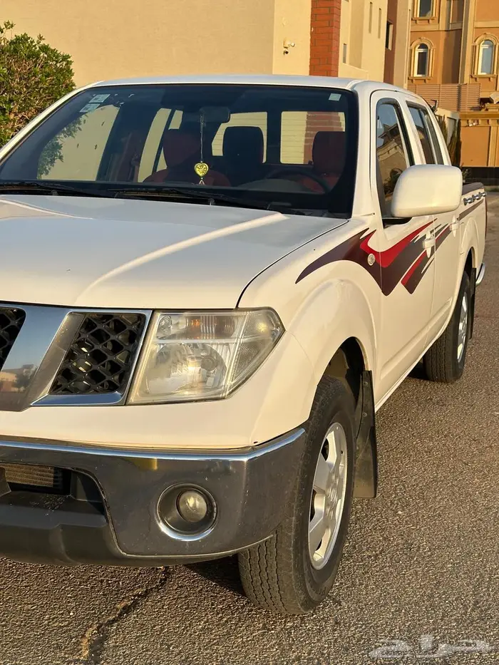 نيسان نافارا 2012 10