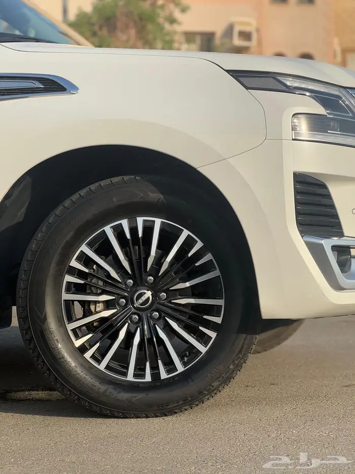 جيب نيسان باترول 2022 بلاتينيوم السعر 165 الف 9