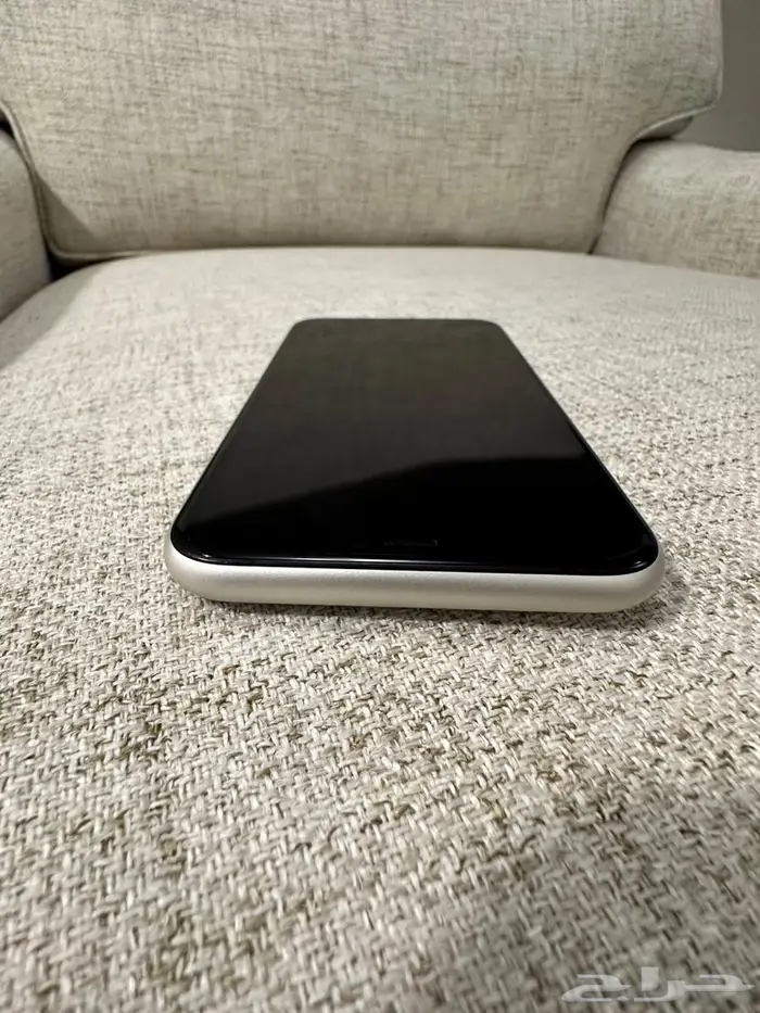 ايفون 11 128G أبيض إصدار 15.6.1 1