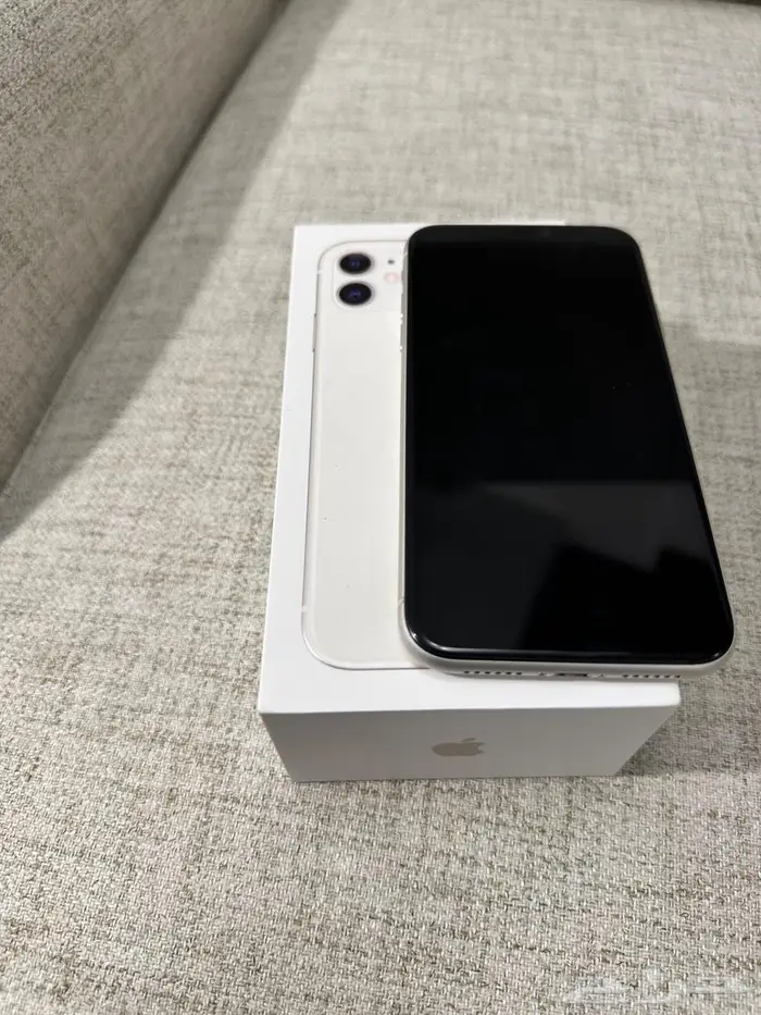 ايفون 11 128G أبيض إصدار 15.6.1 4