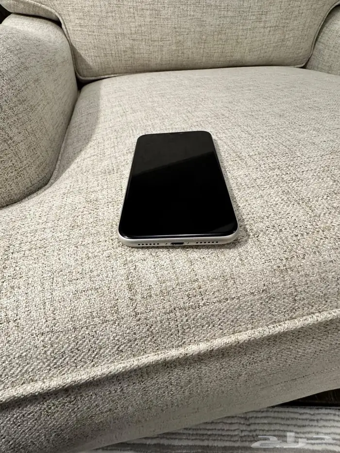 ايفون 11 128G أبيض إصدار 15.6.1 8