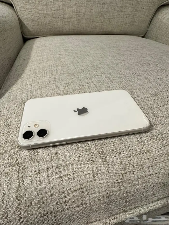ايفون 11 128G أبيض إصدار 15.6.1 9