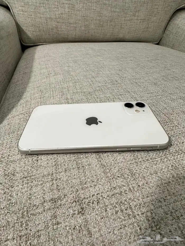 ايفون 11 128G أبيض إصدار 15.6.1 10