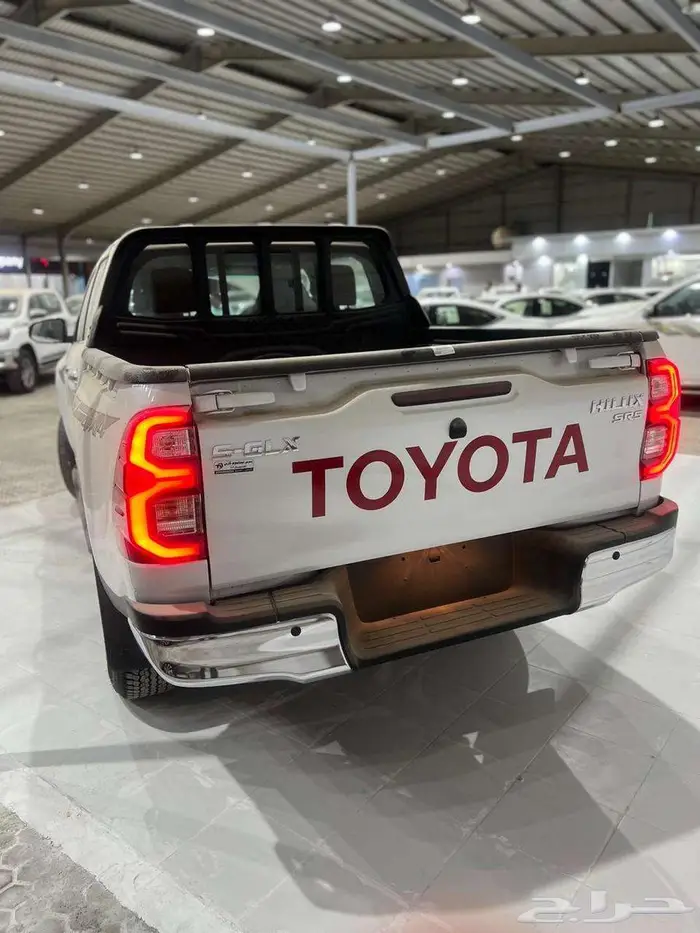 هايلوكس غمارتين S-GLX 4 4 عادي بنزين 2025 3