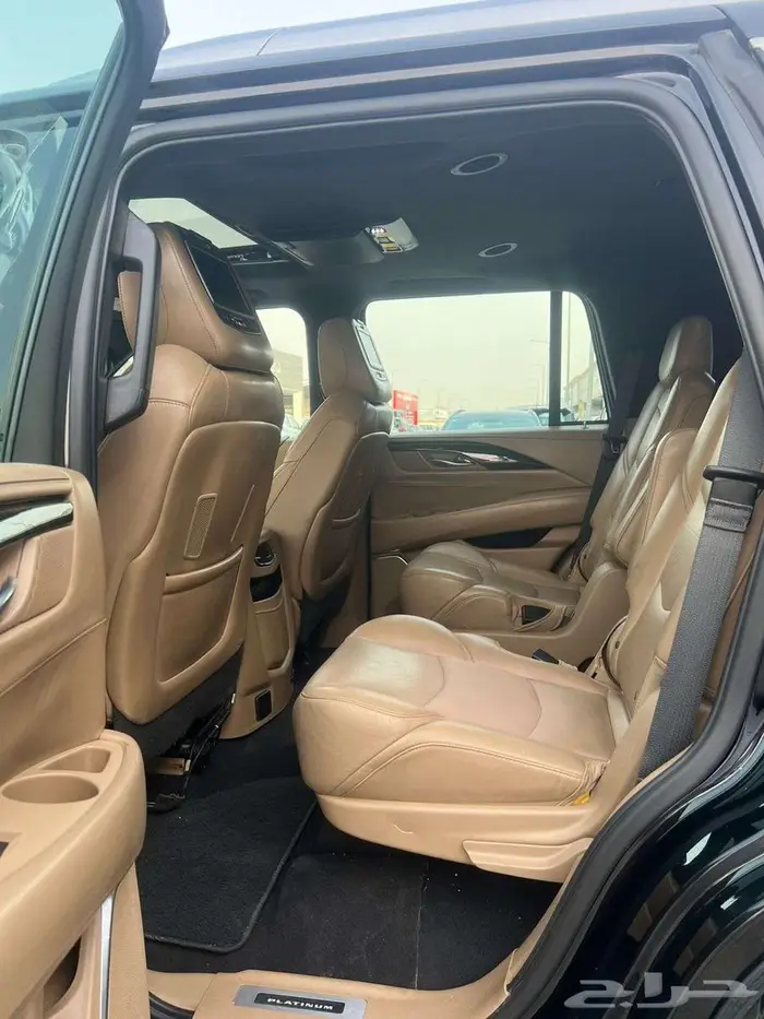 كاديلاك اسكاليد موديل 2019- معرض خلف للسيارات 9