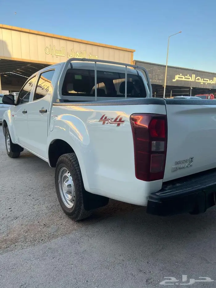 ايسوزو دي ماكس غمارتين موديل 2022 - معرض خلف للسيارات 4