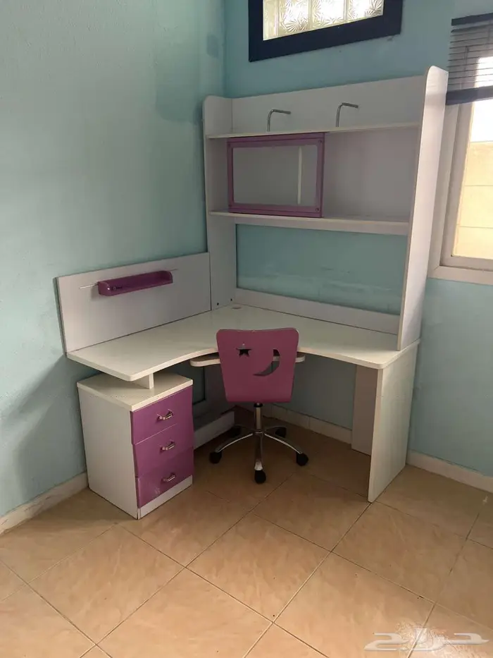 مكتب مع كرسي 0