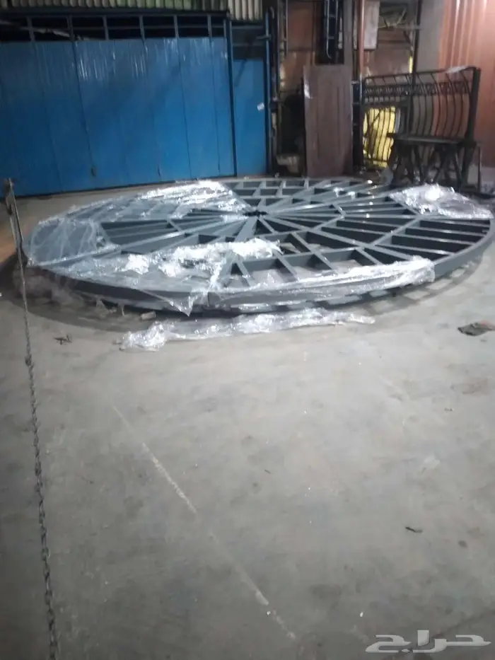 سيارة للعرض علي المنصة 6