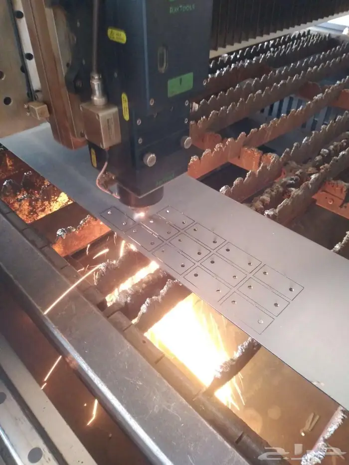 سيارة للعرض علي المنصة 12