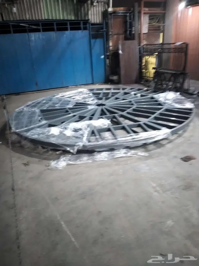 سيارة للعرض علي المنصة 15