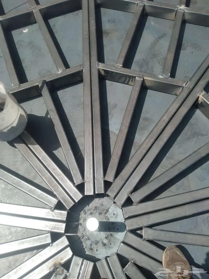 سيارة للعرض علي المنصة 8