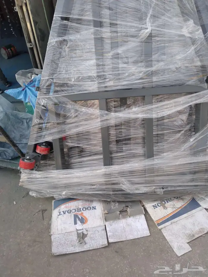 سيارة للعرض علي المنصة 16