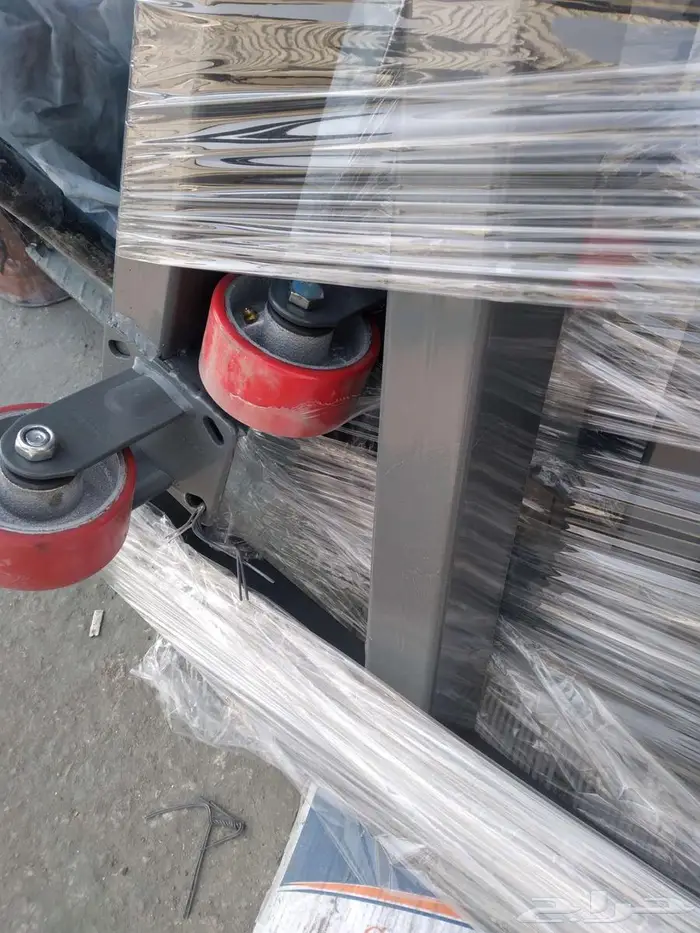 سيارة للعرض علي المنصة 18