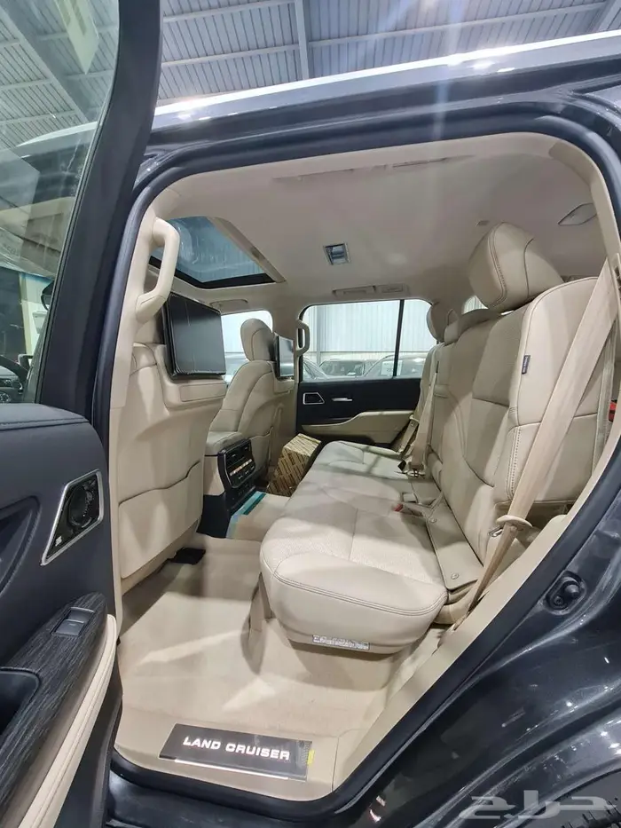 تويوتا لاندكروزر VXR هايبرد 2025 السعر 408250 15