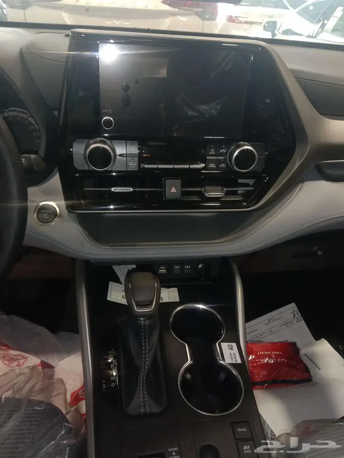 تويوتا هايلاندر 2024 LE هجين استاندر دبل ضمان عبد الطيف جميل 7