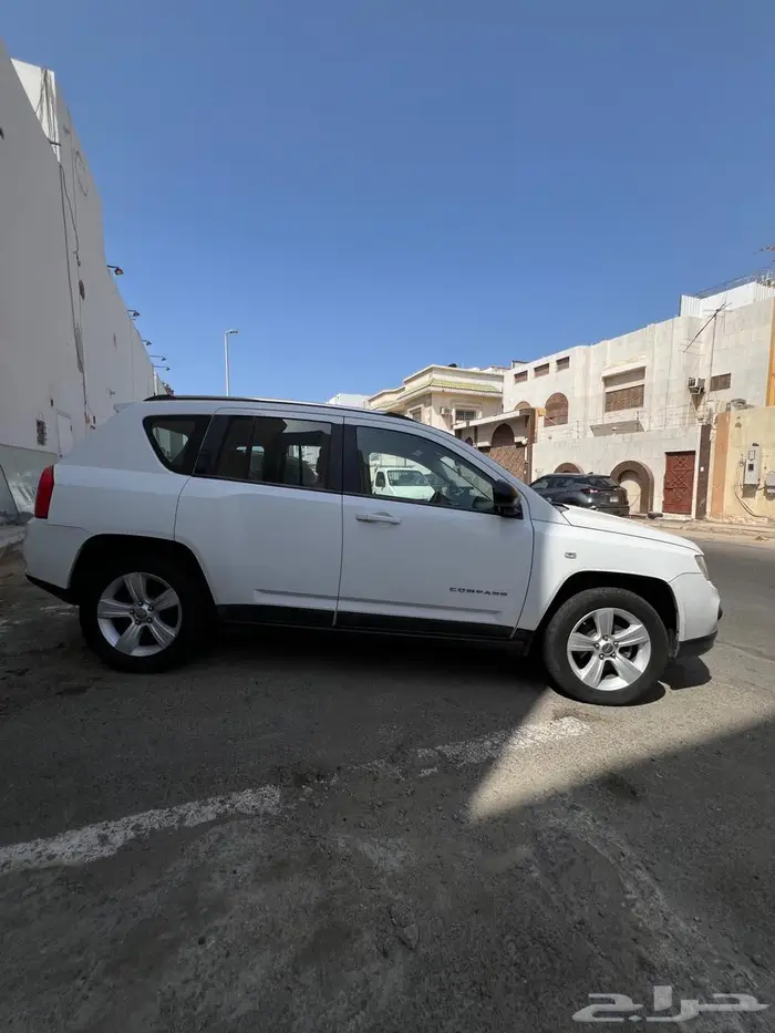 Jeep compass 2011 جيب مخزن 4