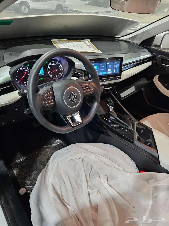 ام جي 5 الشكل الجديد 2025 أستاندر 2