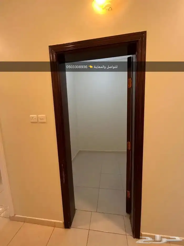 شقة 3 غرف وصالة - بمدخلين ( العزيزية ) الدفاع 8