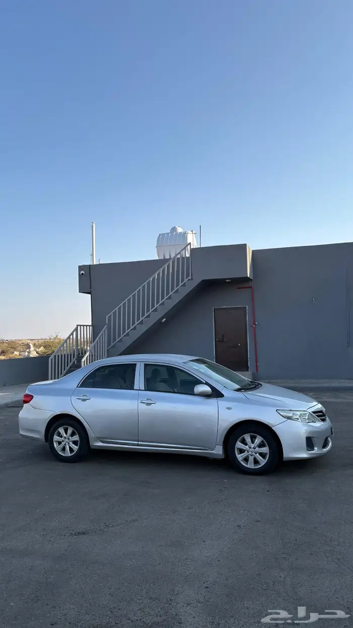 تايوتا كورولا 2013 نظيف 3