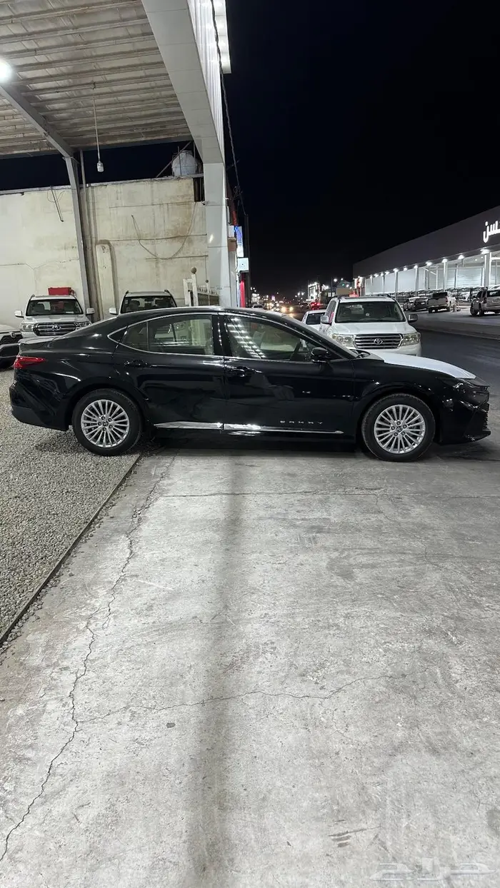 كامري نص فل (LE) اسود سعودي 2025 3