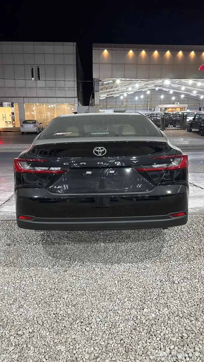 كامري نص فل (LE) اسود سعودي 2025 6