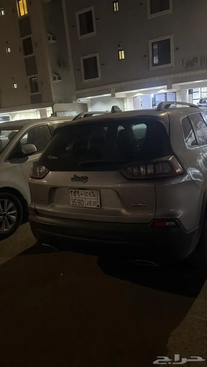 جيب شروكي كومباس. 2019 4