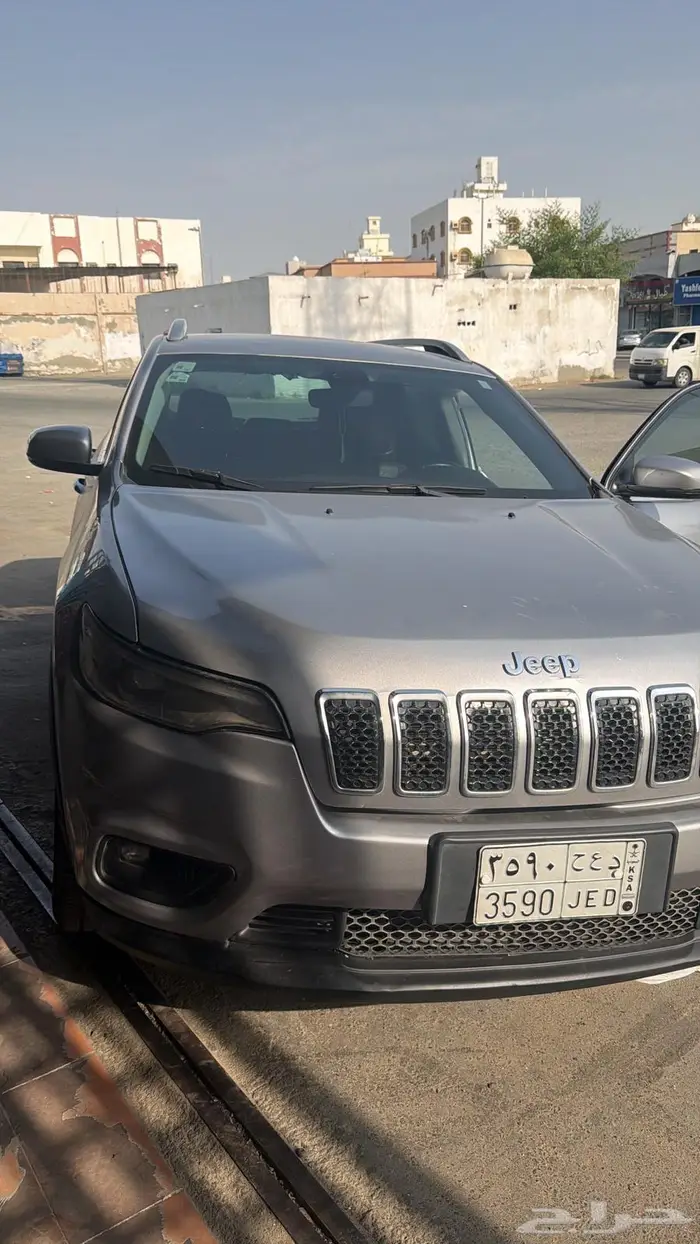 جيب شروكي كومباس. 2019 6