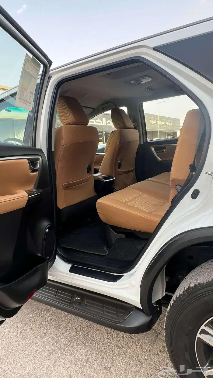 تويوتا فورتشنر موديل 2023 - معرض خلف للسيارات 13