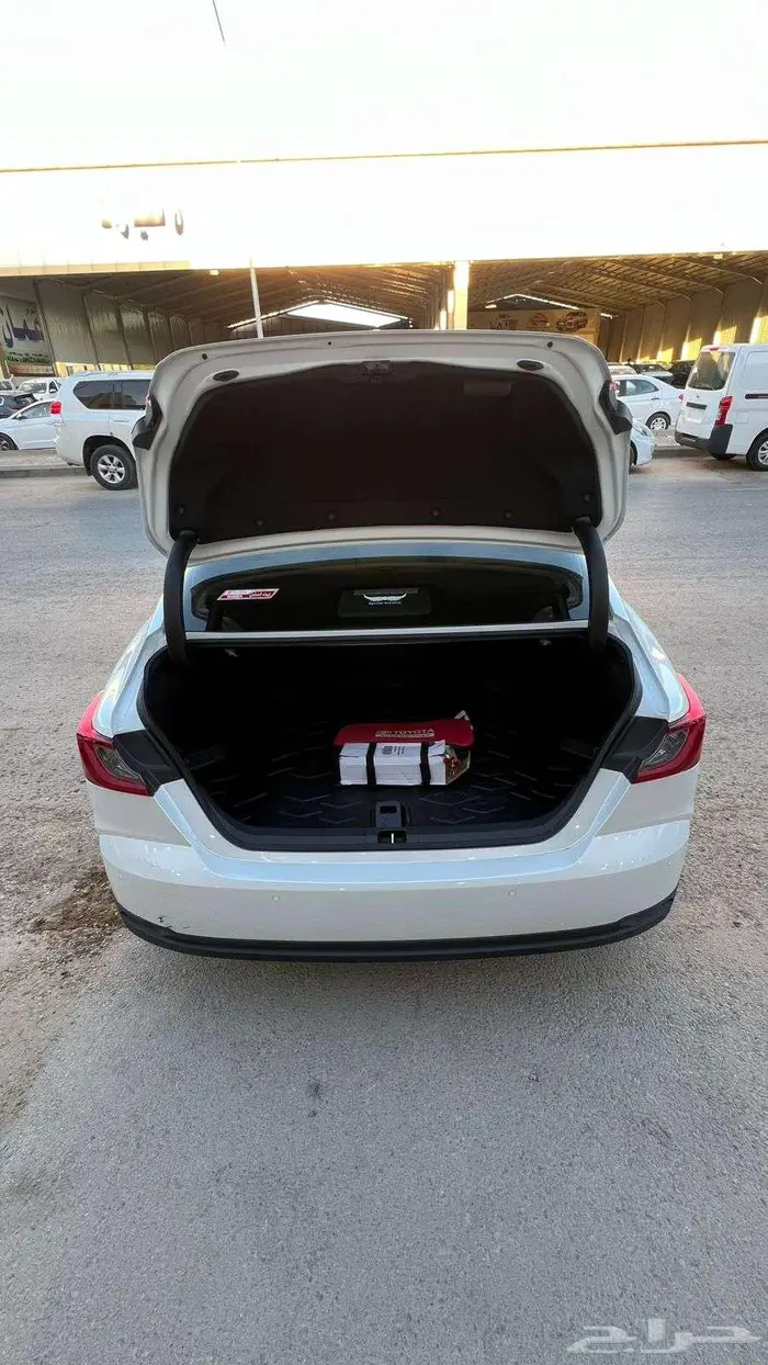 تويوتا كامري هايبرد موديل 2025- معرض خلف للسيارات 9