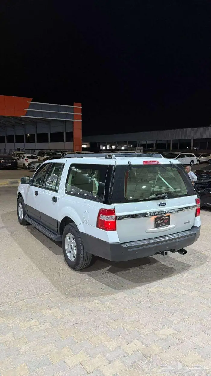 فورد اكسبديشن 2016 دبل عداد 125000فقط XL 7