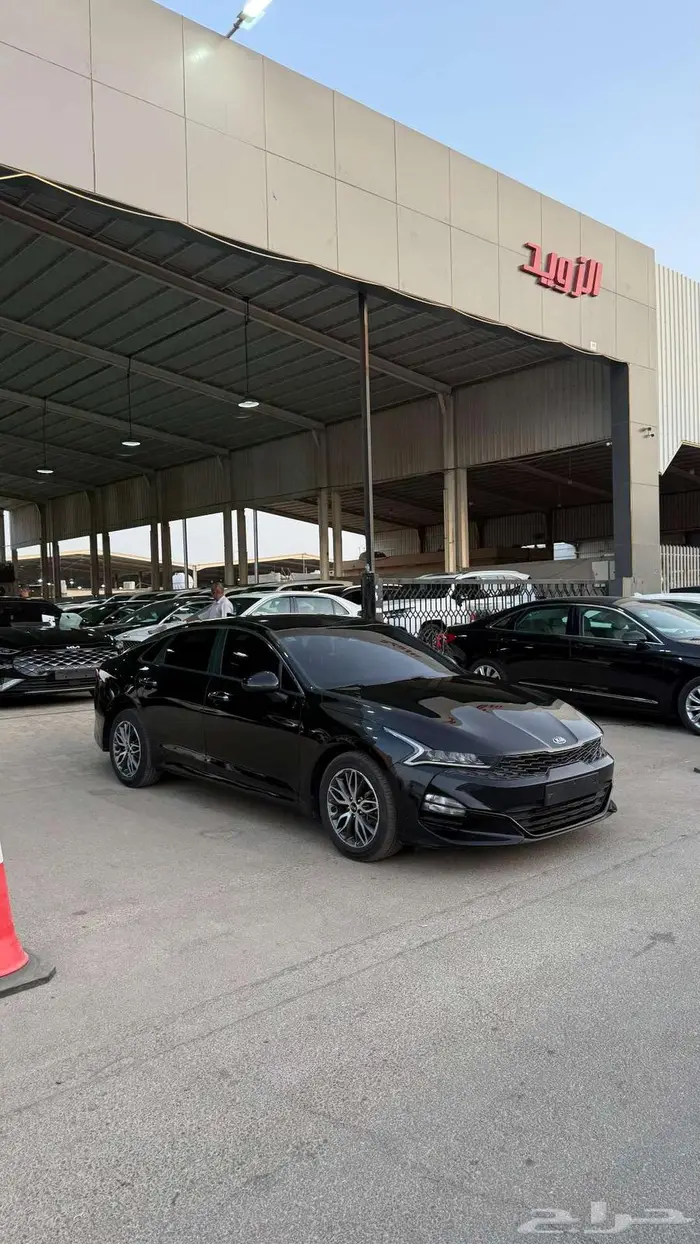 كيا 5 2021 عداد 126000 اسود نص فل 0